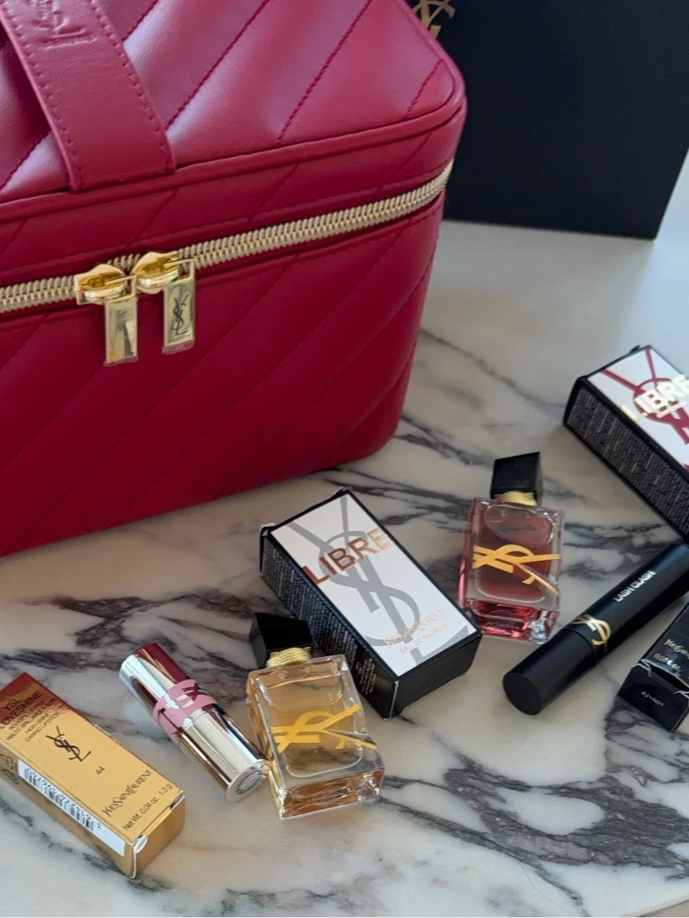 Yves Saint Laurent Beauty Red Quilted Leather Cosmetic Vanity Case - Picture 11 of 13